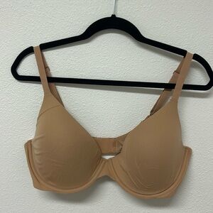 Skims bra NWT 38DD